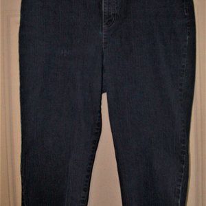 Gloria Vanderbilt Jean Capris Front Zipper and Button Closure ~ Size 18W